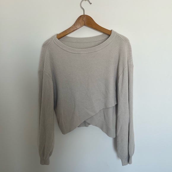lululemon athletica Sweaters - lululemon athletica Light Gray Ribbed Asymmetrical Pullover